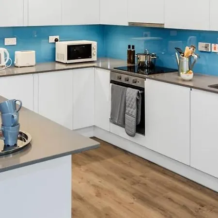 Zeni Apartments, 6 Bed Apartment In The Vibrant Docklands Apartment Dublin